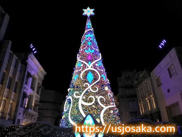 ユニバのクリスマスツリーのライトアップのマーブル色